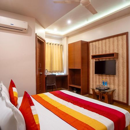 Uddhav Vilas A Family Hotel Удайпур Экстерьер фото