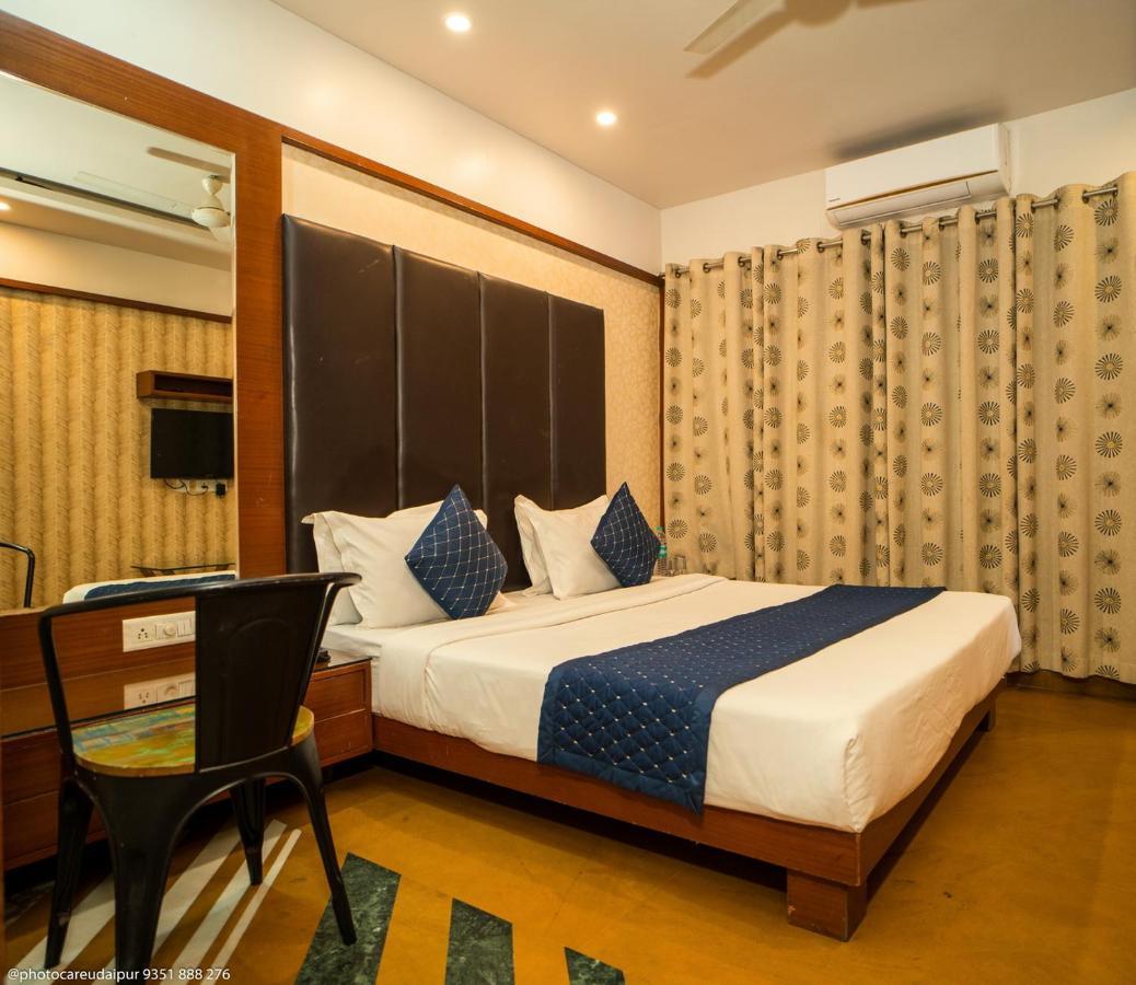 Uddhav Vilas A Family Hotel Удайпур Экстерьер фото