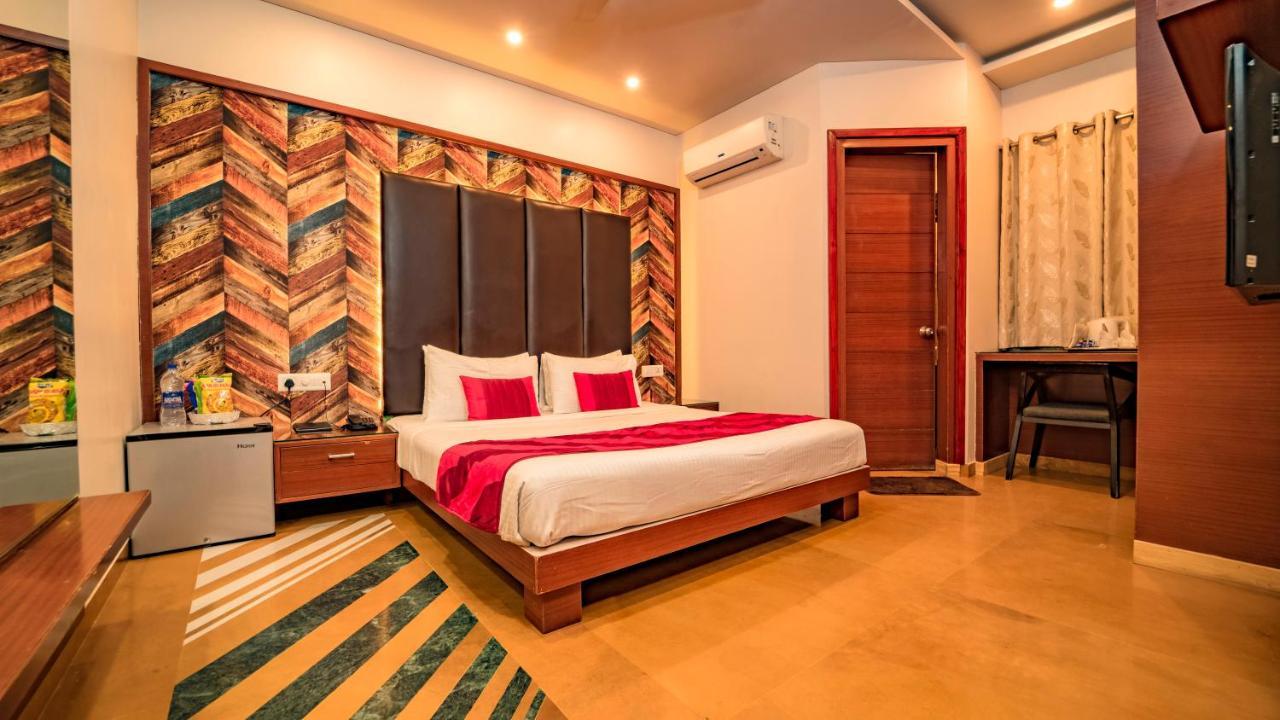 Uddhav Vilas A Family Hotel Удайпур Экстерьер фото